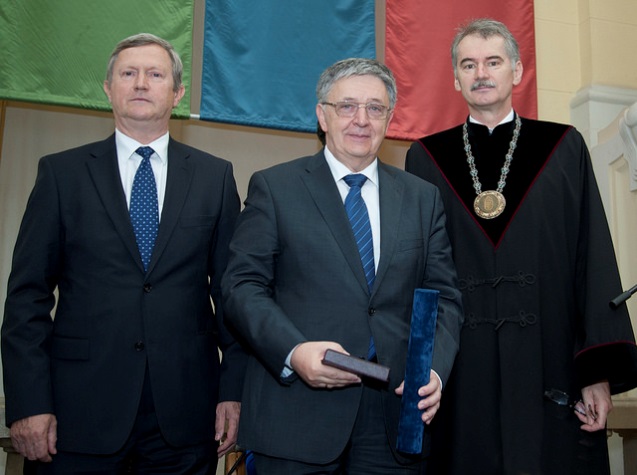 Neumann professzori cím Lovász Lászlónak