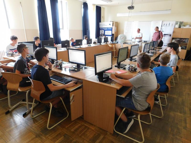 Debreceni EFOP robotika táborunkban