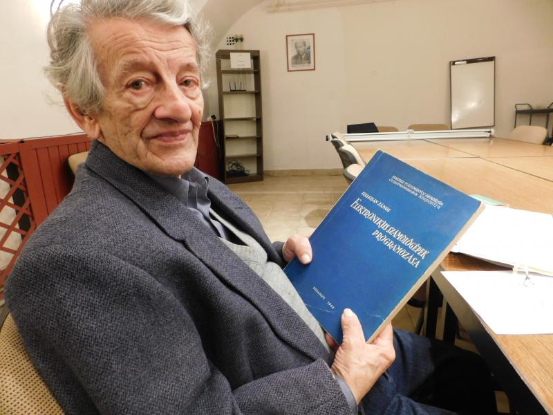Szelezsán János - fotó: Képes Gábor, ajovomultja.hu