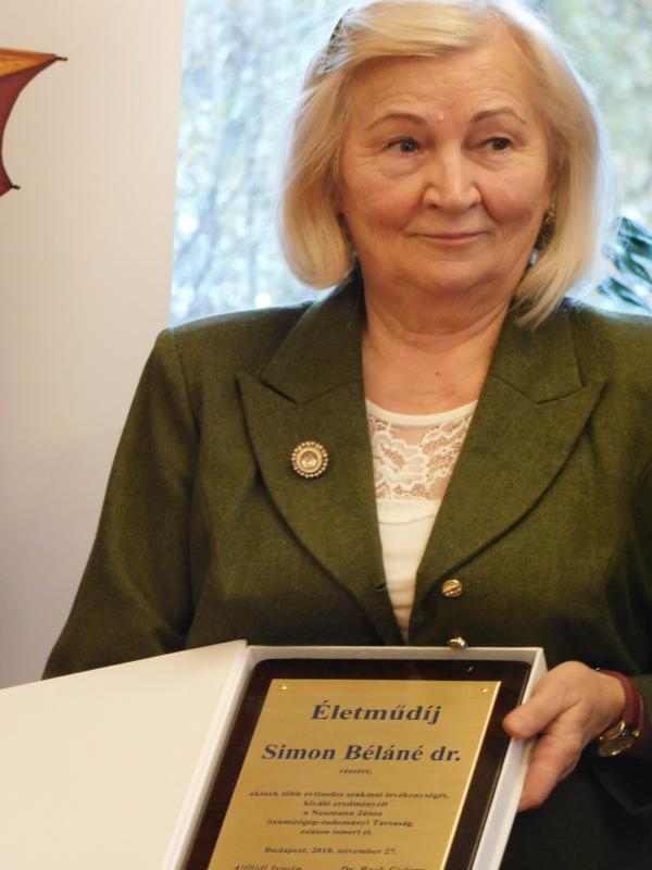 2018-ban Életműdíjat kapott: Simon Béláné dr.