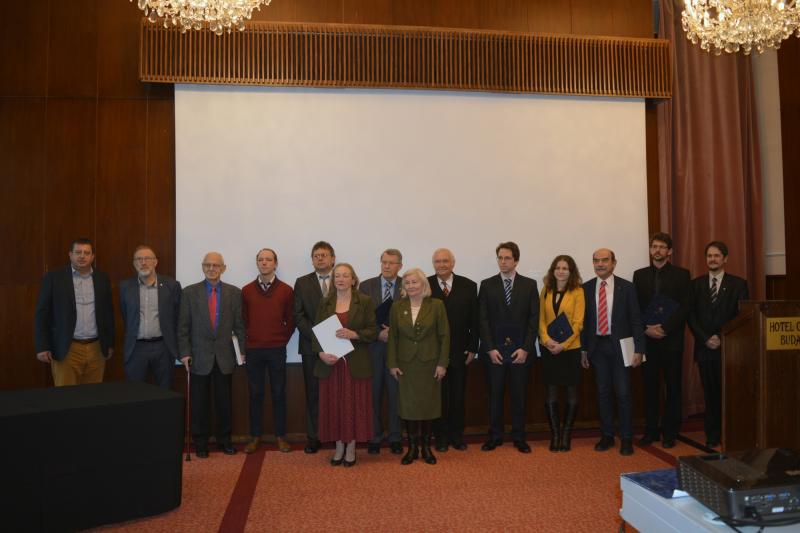 Díjazók és jíjazottak az NJSZT 12. DE!-konferenciáján
