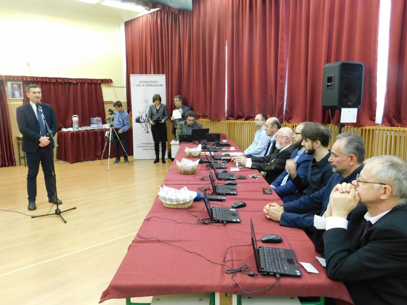 Szekszárdi szemle: Az évek óta összeszokott „kemény magból” és új szakemberekből is álló zsűri idén több mint 60 pályamunkát tekintett meg.