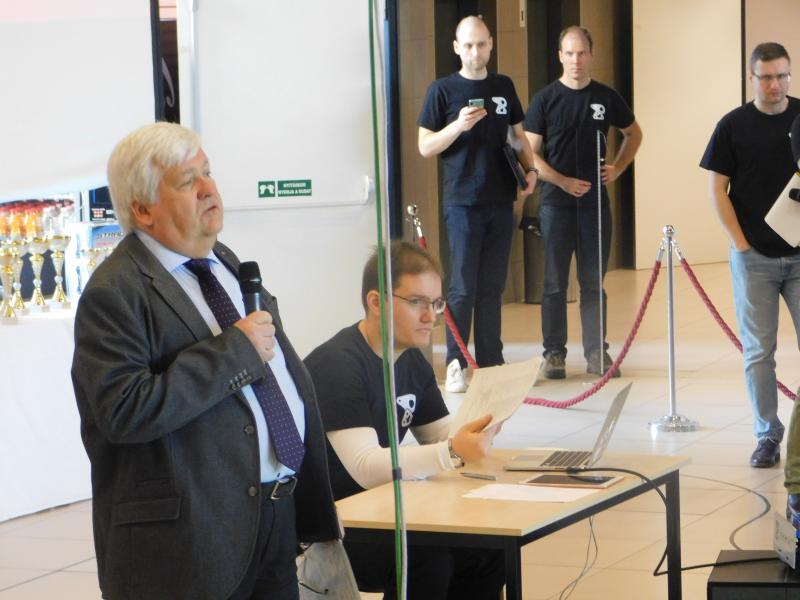 Tevesz Gábor a verseny megnyitóján