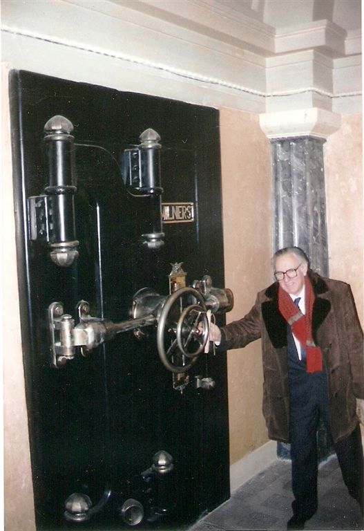 Vasvári György és a széf