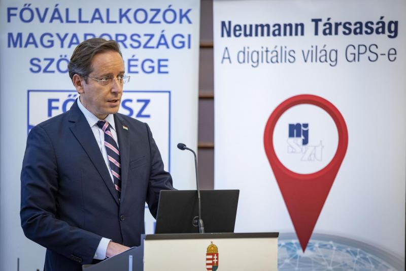 Rákossy Balázs államtitkár