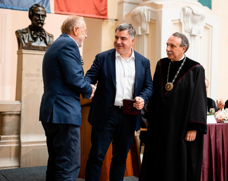 A Neumann professzori cím átadása 2022.