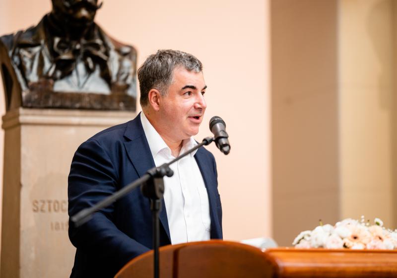 Novoszelov professzor