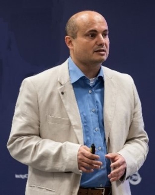 Dr. Gulyás László