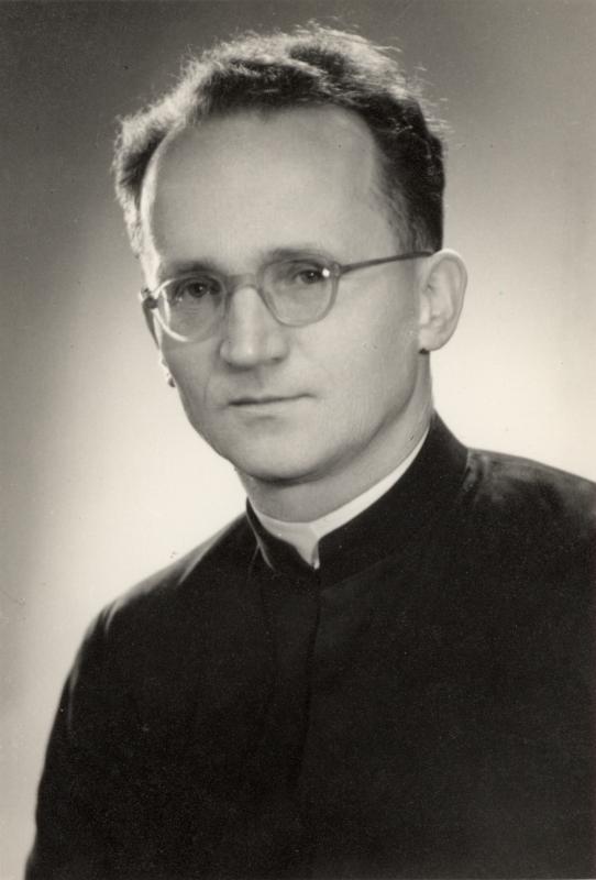 Kovács Mihály piarista szerzetes, az első magyar informatikatanár
