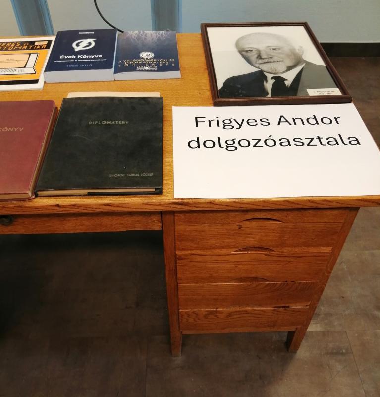 Frigyes Andor dolgozóasztala
