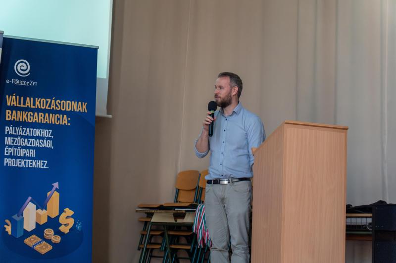 Dr. Kertész Gábor