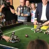 Robotszínház is volt a robotfoci-meccsek mellett a Magyar Ifjúsági Robot Kupa nyíregyházi ligáján