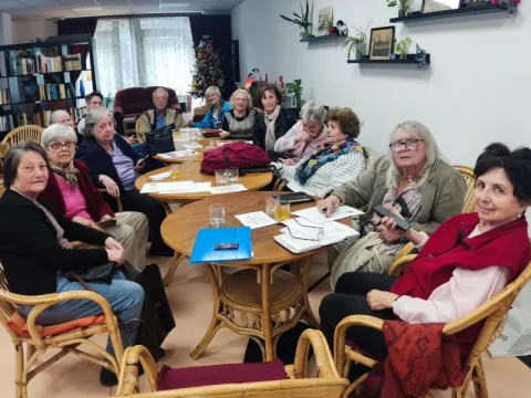 Digitális készségek fejlesztése a XII. kerületben a 65+ korosztálynak