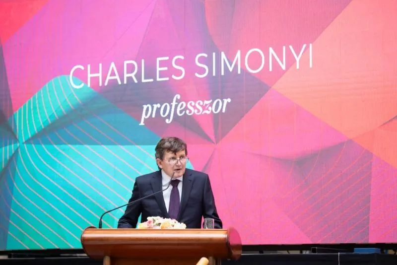 Charels Simonyi professzor 2026-ban a Neumann János Professzori cím átvételekor