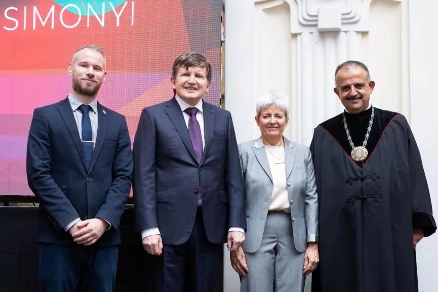 Charles Simonyi kapta a Neumann János Professzori címet